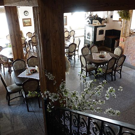 Gosciniec Dworski W Ropie - Pokoje Goscinne Ropa Dış mekan fotoğraf
